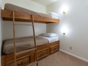 Circle J Club 2 Bedroom Deluxe bunk beds