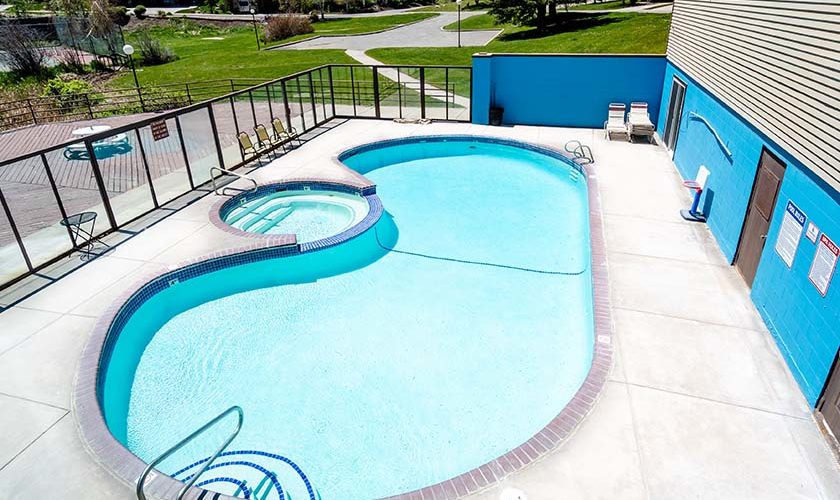 Circle J Club amenities - pool